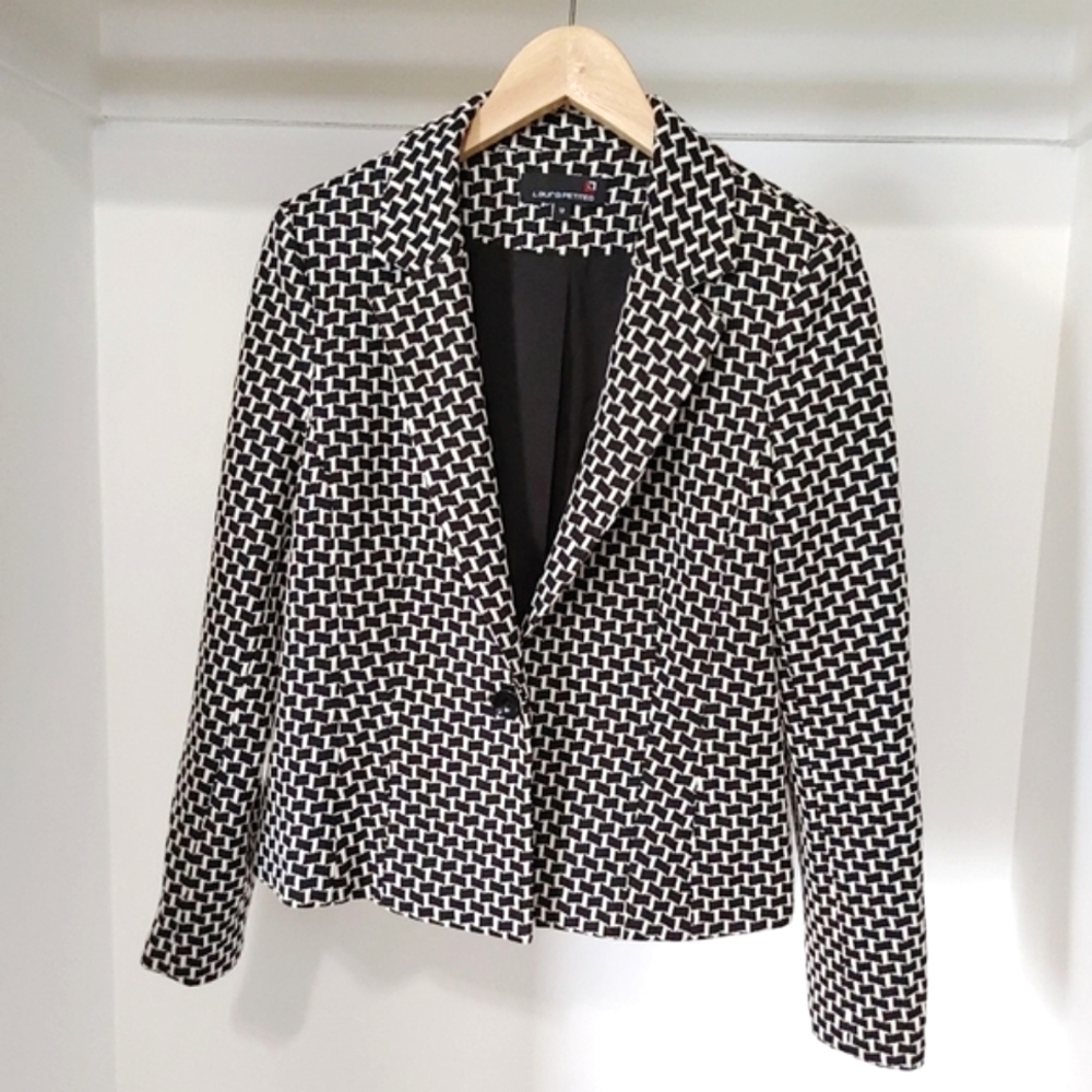 Laura Petites | Black & White geometric suit coat / blazer